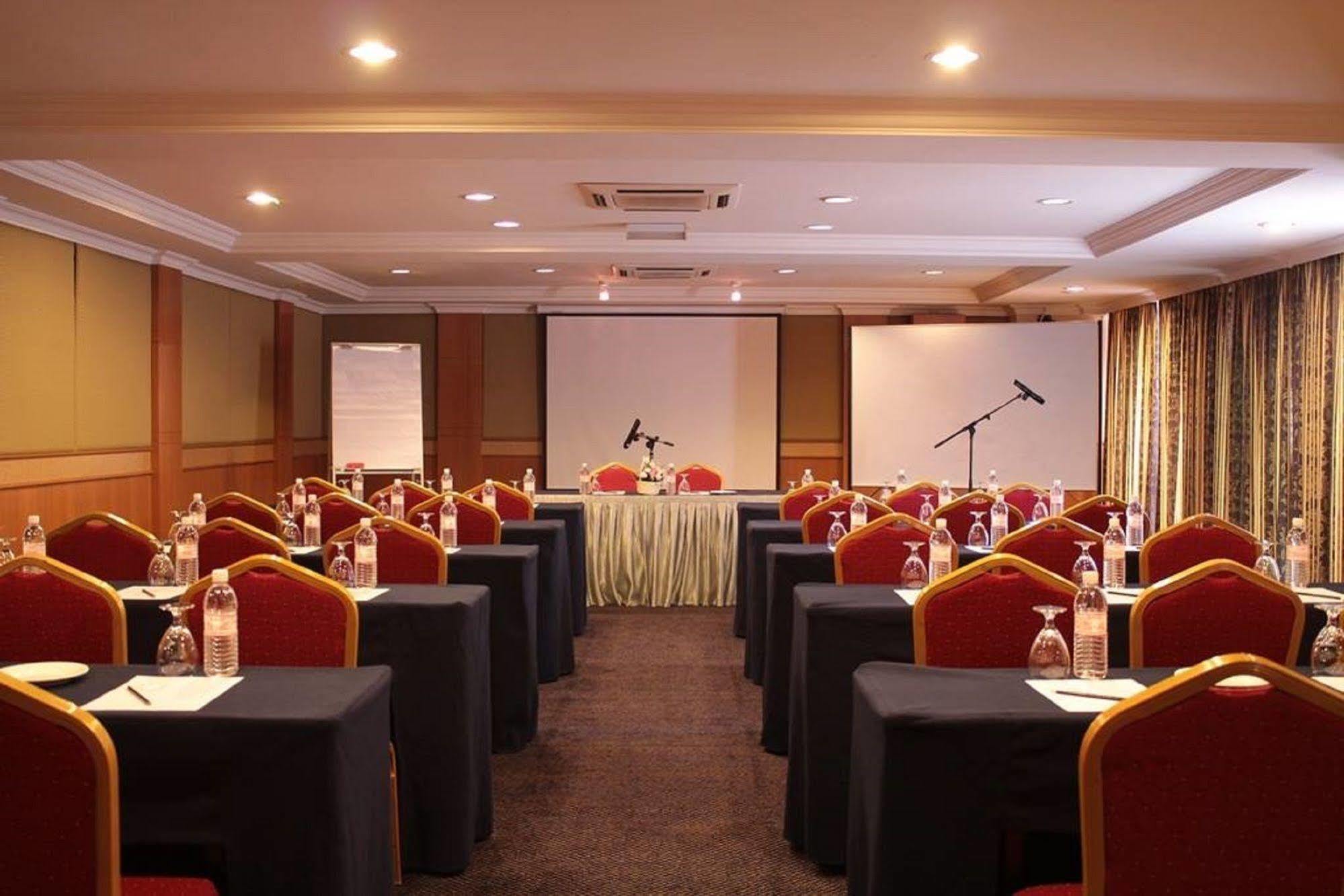 Promenade Service Aparthotel